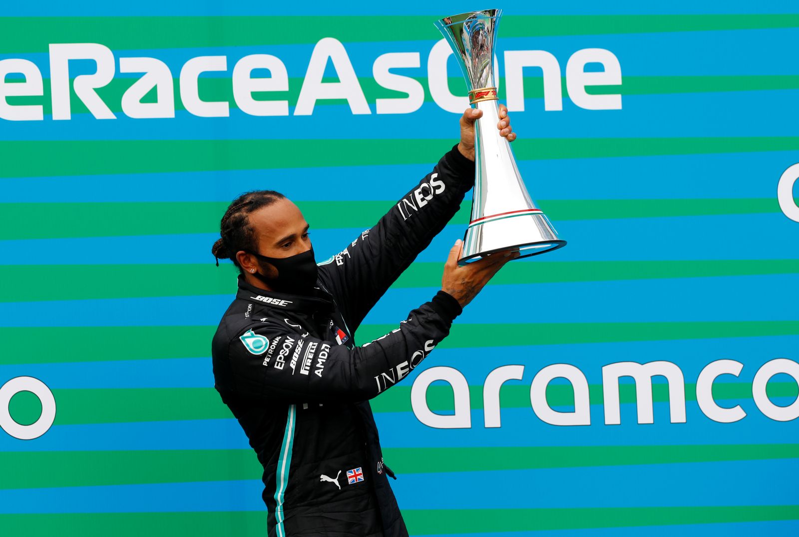 Lewis Hamilton, un nou triumf cu care intră în istorie