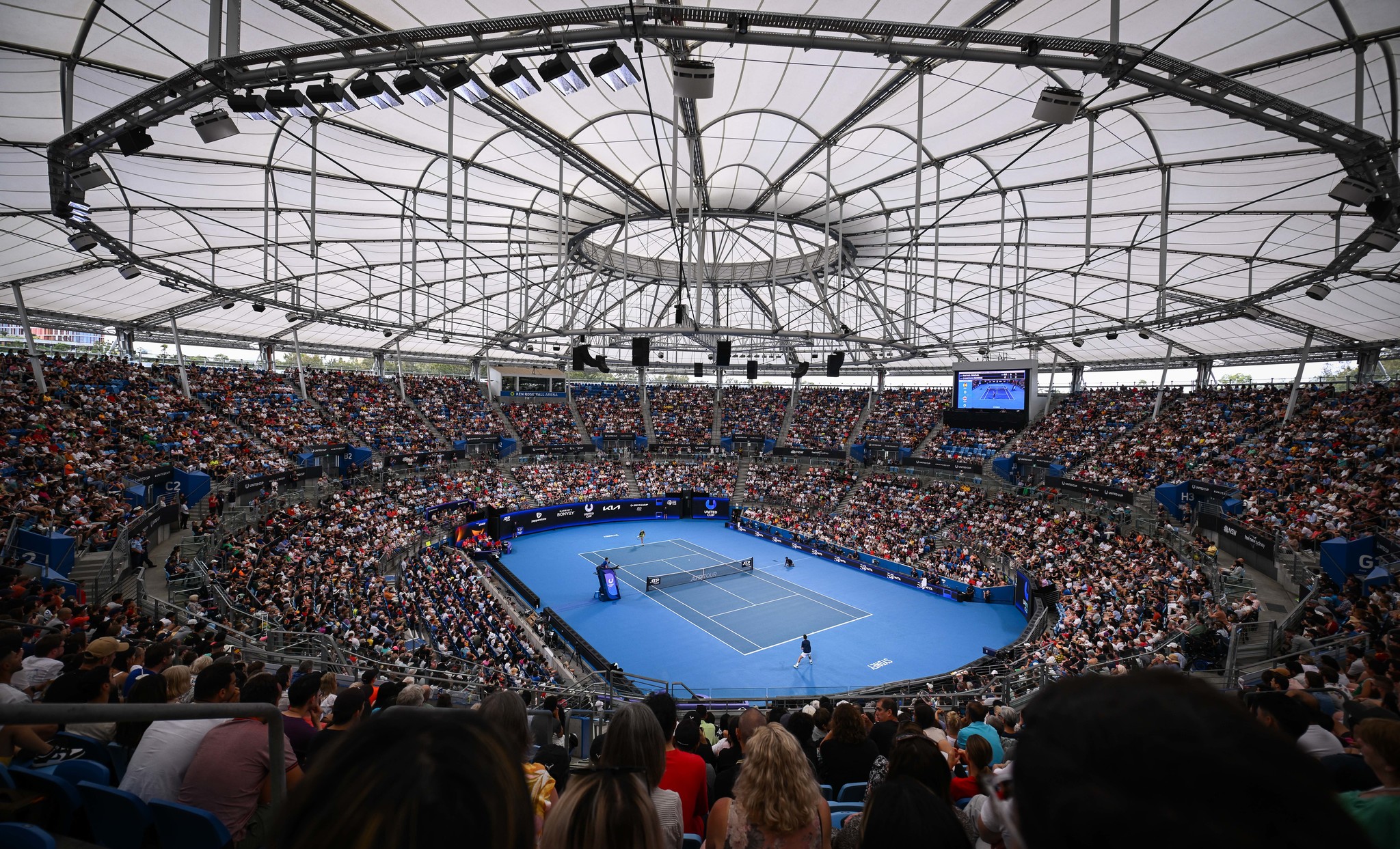 Româncele intră în horă la Australian Open