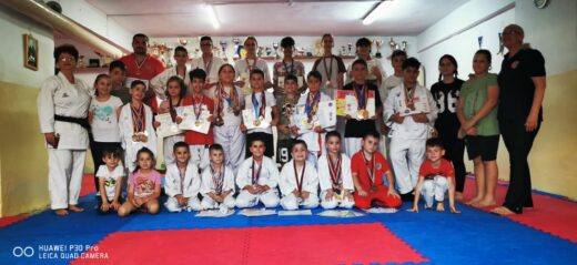 Karateka de la Crișul, medaliați la Cupa României