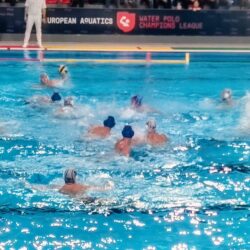 Succes la primul joc al semifinalei